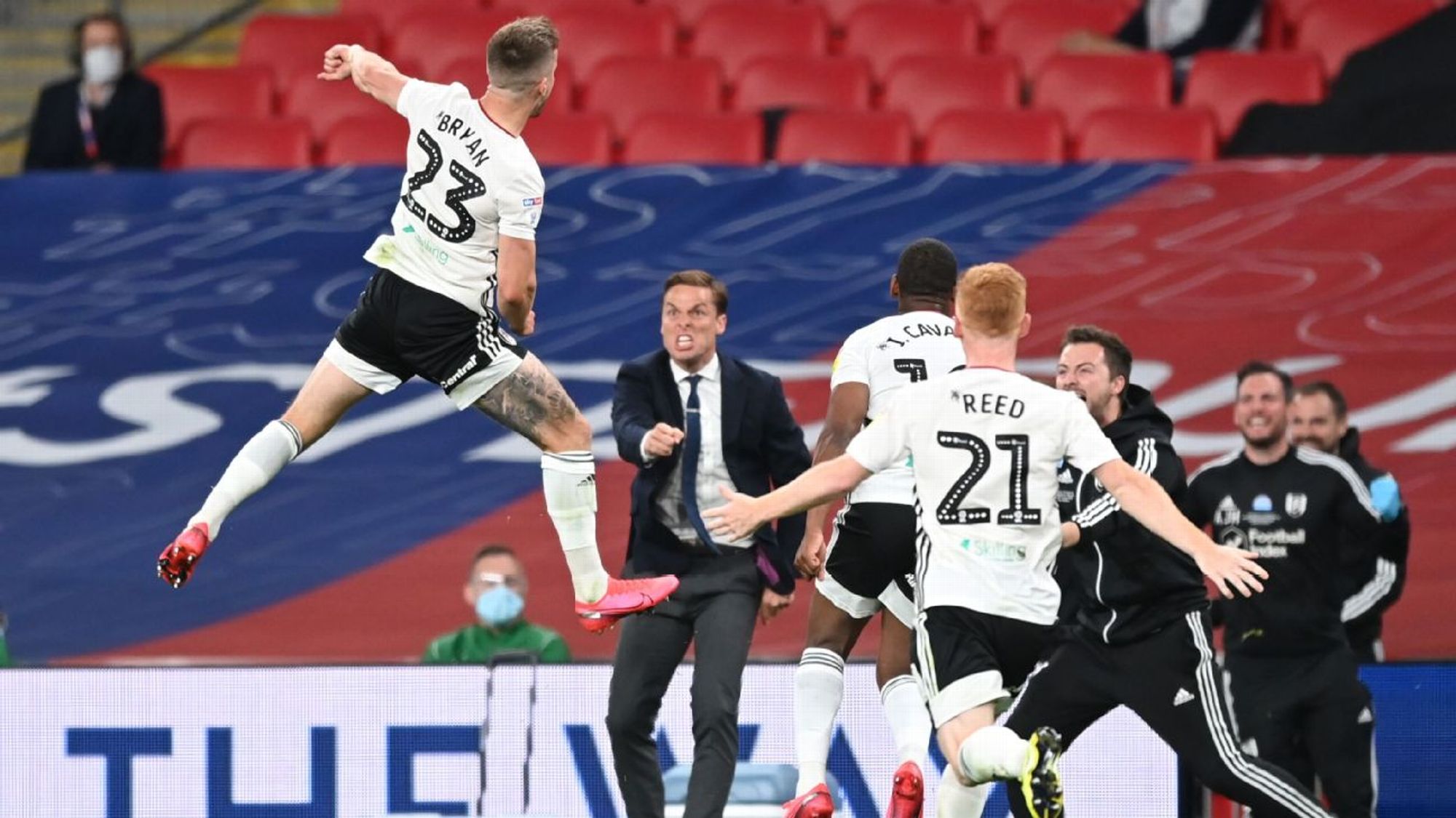 他在传球和 他在传球和